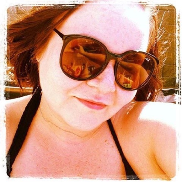 Meet your Posher, Amelia - Picture 2 of 8